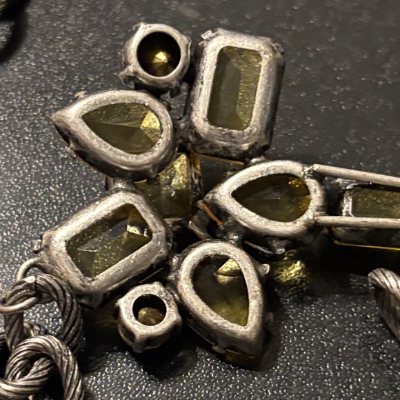 Elegant Silver Tone Necklace With Yellow Resin Cabachons Necklace by Loft - Picture 4 of 8